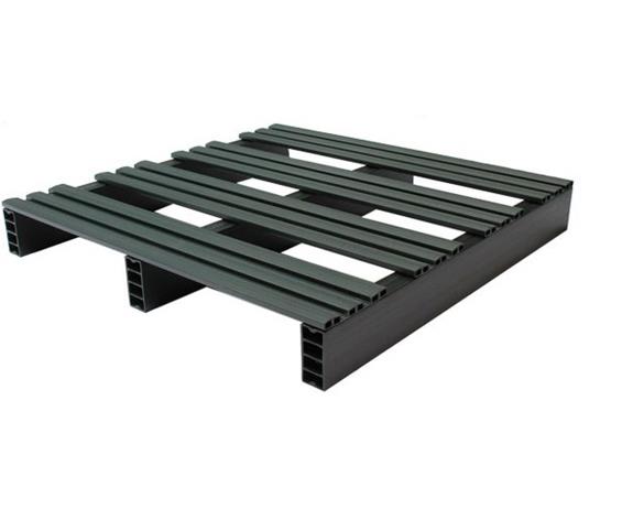 STOCKED PLASTIC PALLETS